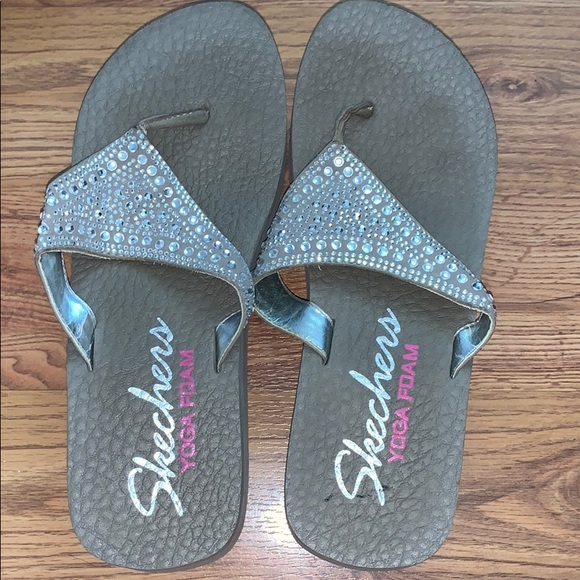 skechers sandals size 7